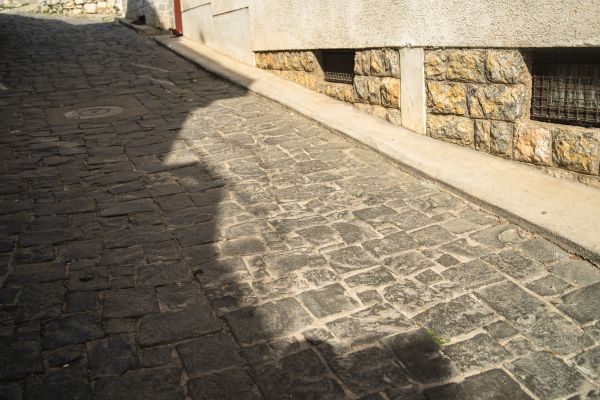 Stone Sidewalk Repair in Brentwood